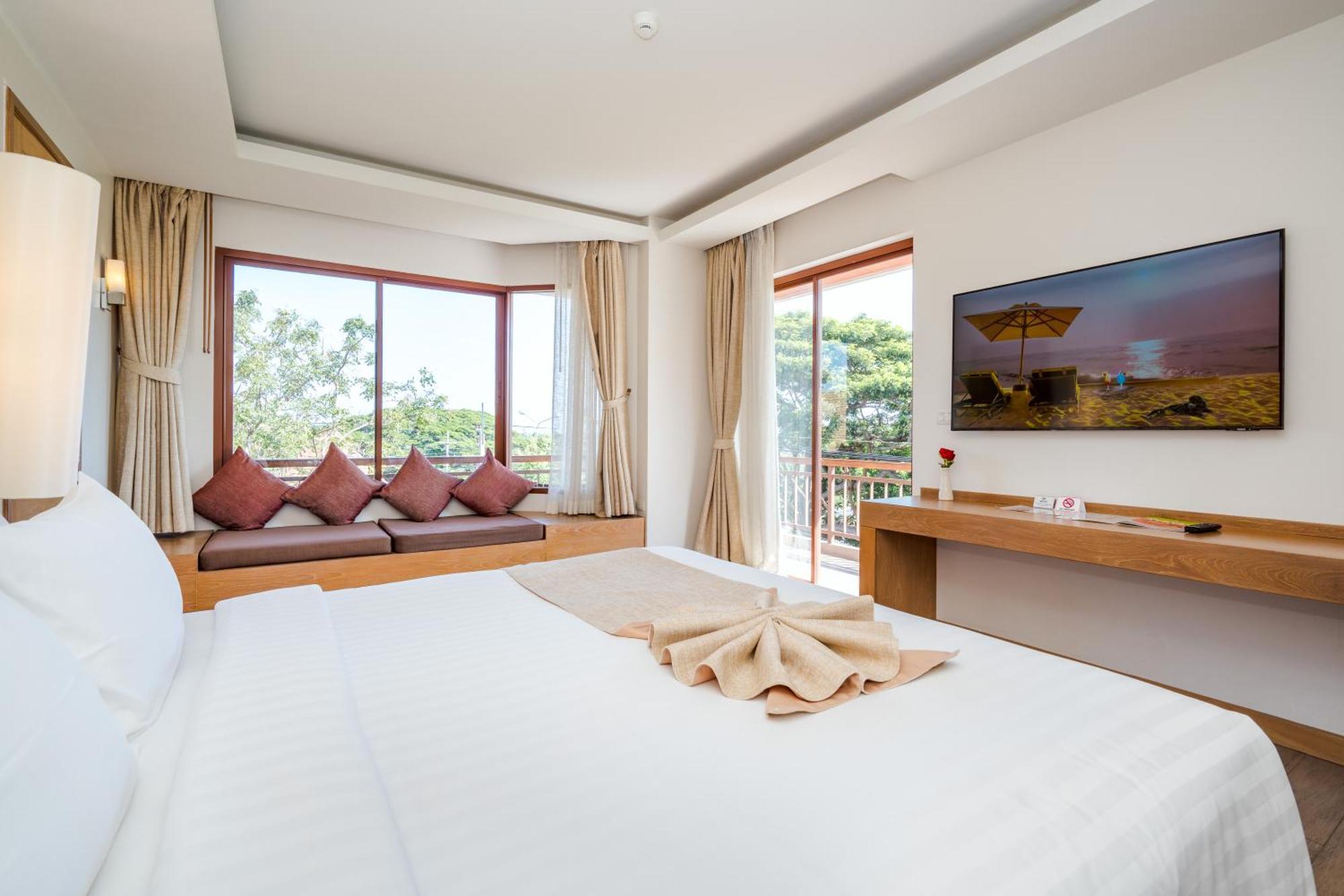 Ayrest Hua Hin Hotel Exterior foto